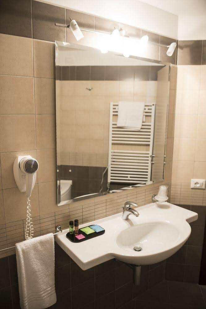 Hotel Corte Business Cavriago Exterior photo